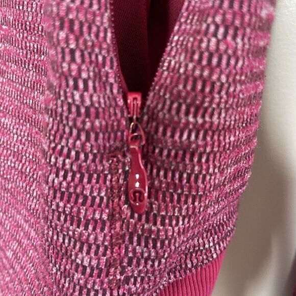 LULULEMON Runderful 1/2-Zip Womens 4 Mini Check Red Berry Rumble Running - Picture 8 of 14
